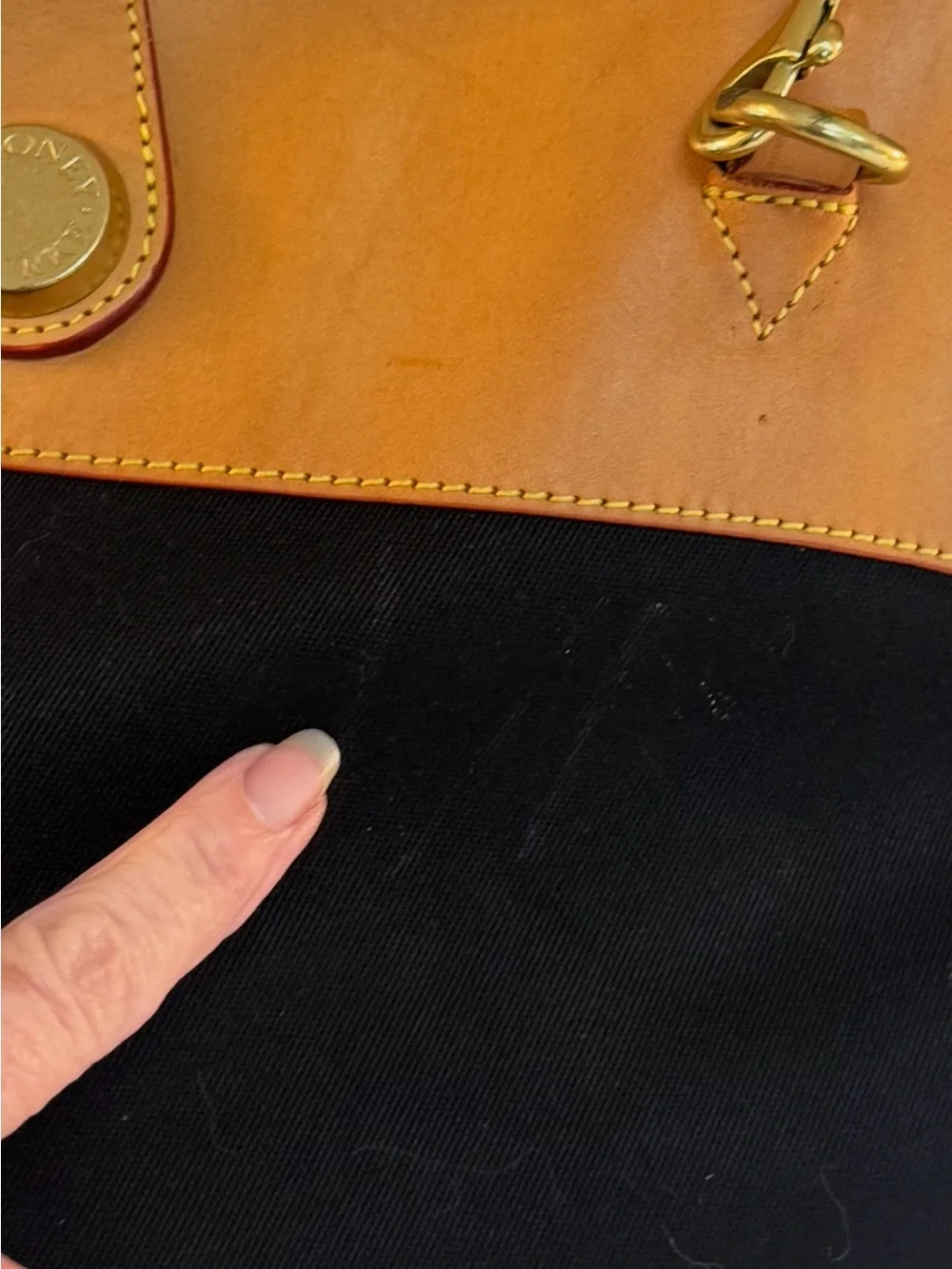 🖤💛 VINTAGE DOONEY AND BOURKE CABRIOLET WEEKENDER! - Picture 8 of 16